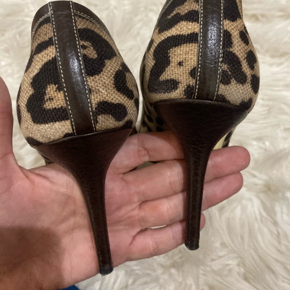Dolce and Gababana Cheetah Print Heels Sz … - Picture 4 of 8